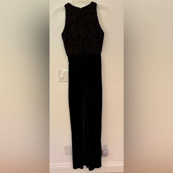 Beautiful Dark Chocolate Brown Beaded & Velvet Evening Gown. - Picture 2 of 5